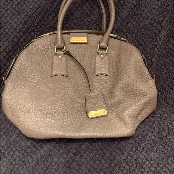 Burberry Black Bag with Gold Zipper - Picture 2 of 8